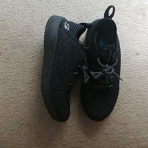 All black sketchers shoes